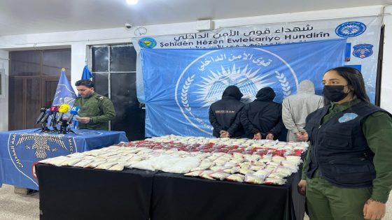 بيان بشأن ضبط كمية من الكبتاغون وتوقيف تجّار مخدرات في قامشلو في عملية أمنيّة حققت أهدافها | Daxuyaniyek li ser desteserkirina hêjimarek ji Hebên Kaptanogê û girtina bazirganên narkotîkê li bajarê Qamişlo di operasyoneke ewlehiyê de gihîşt armançê xwe .