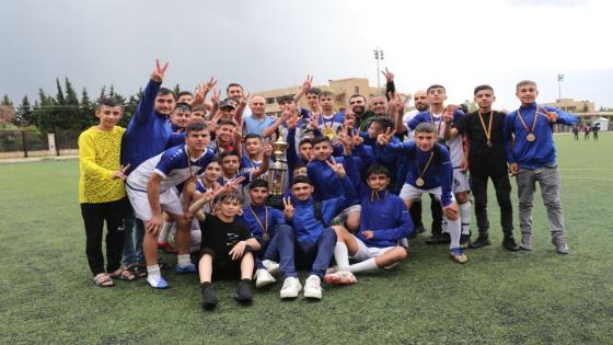 تتويج أشبال نادي الآساييش بالمركز الأول لبطولة أندية الدرجة الأولى للأشبال بكرة القدم في مدينة قامشلو أمس الجمعة 6 أيار / مايو .